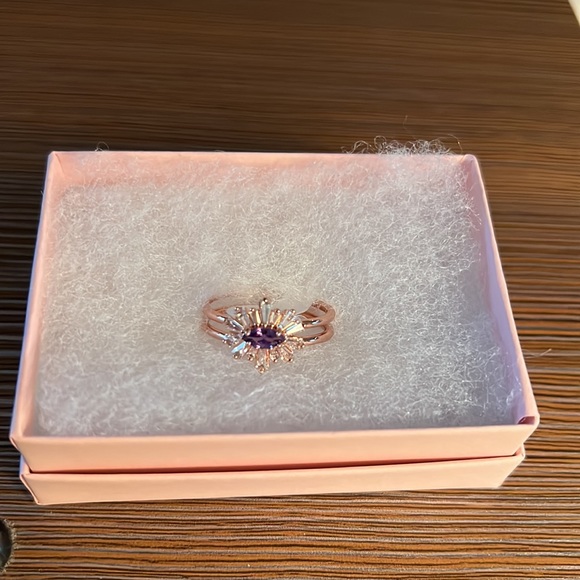 Beautiful light tanzanite cubic zirconia on rose gold plating. - Picture 3 of 4